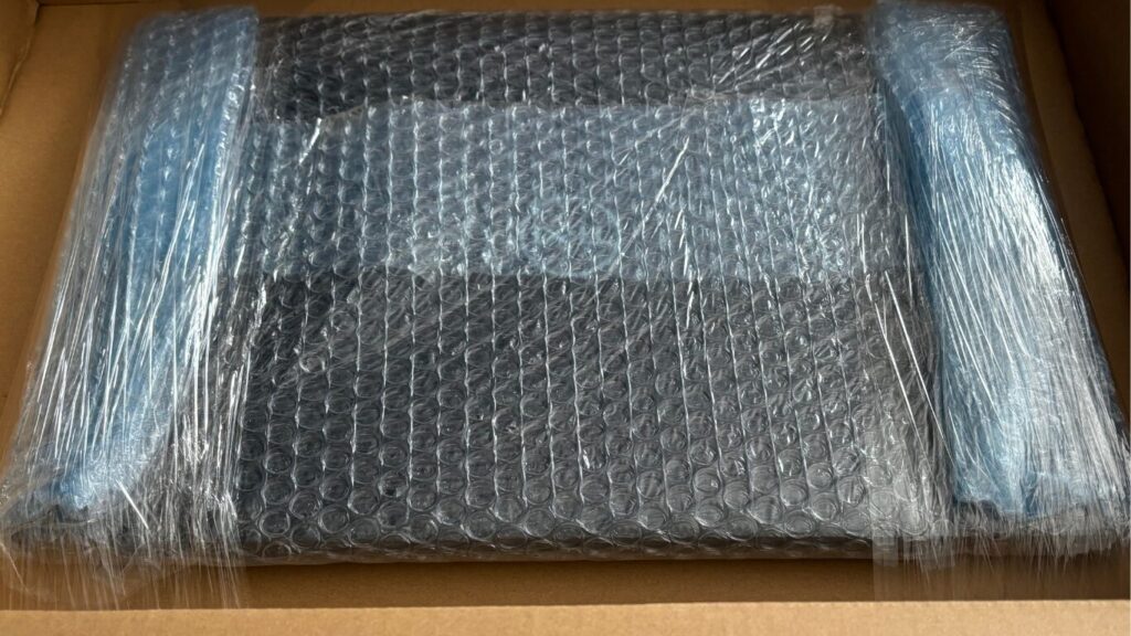 梱包後、外箱を閉じる前の状態(実運用時の一例)